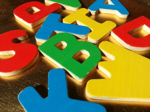 educazioneglobale puzzle lettere in legno